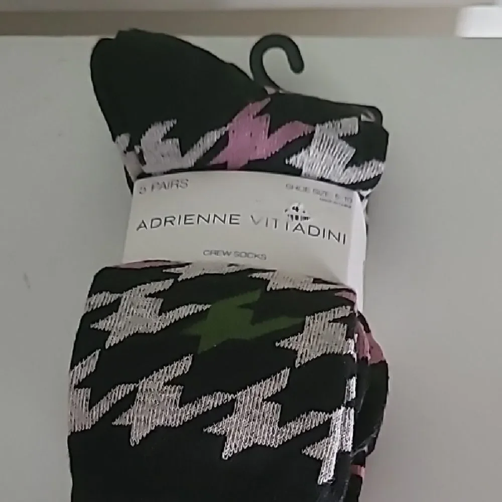 Adrienne Vittadini Black and Pink Crew Socks
